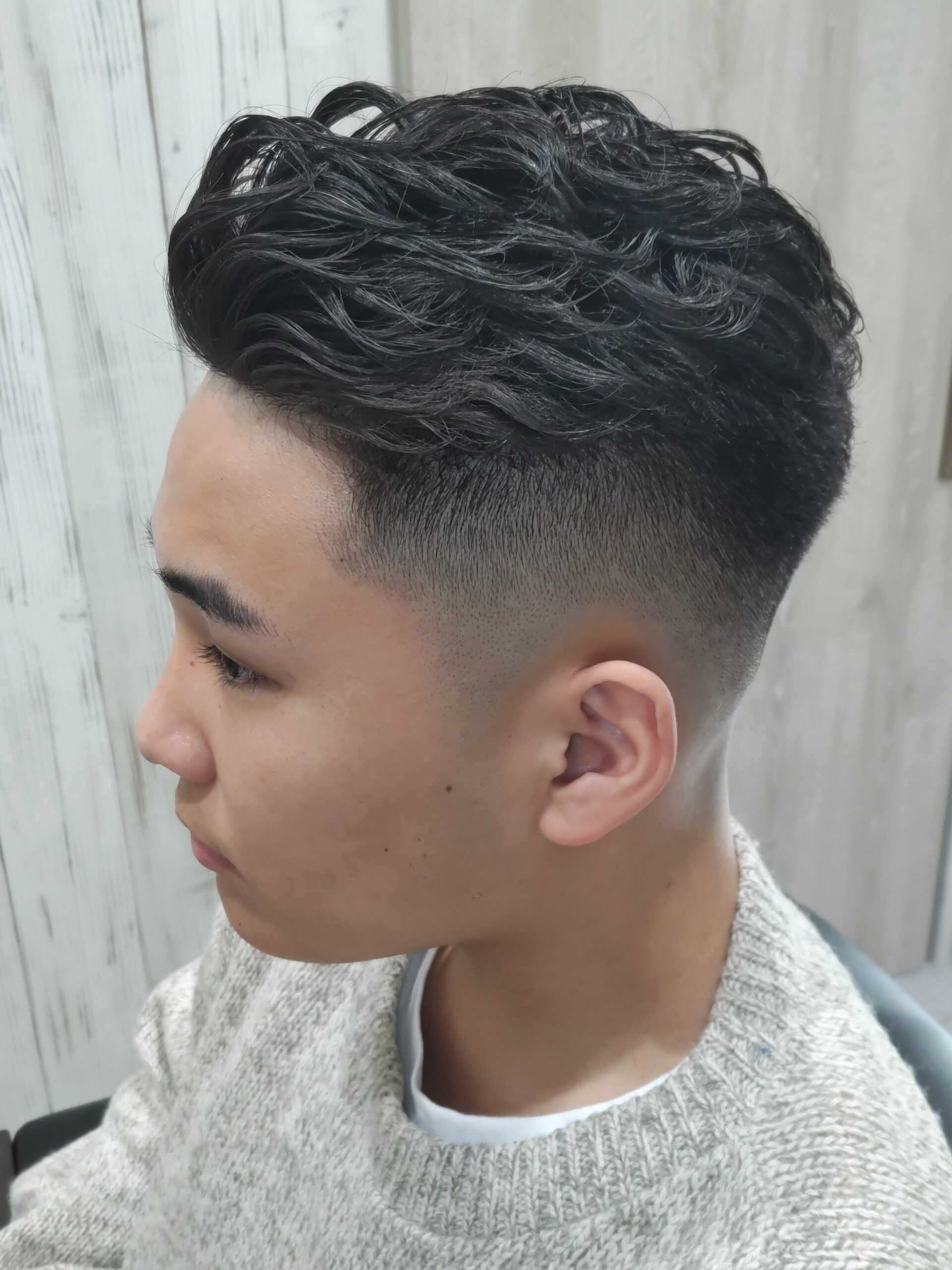 新発田万代理容バーバーフェードアイロンパーマ濡れパン色気渋い