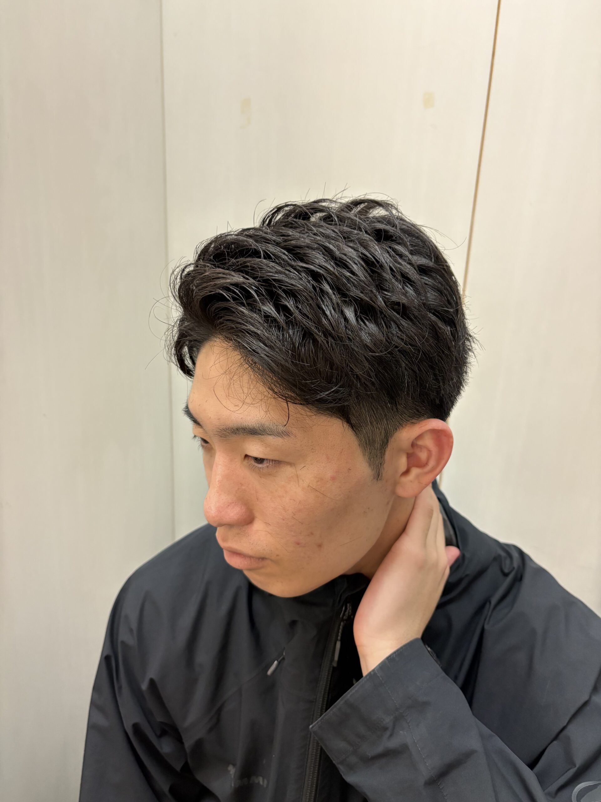 爽やかビジネスアップバングショートスタイル理容室