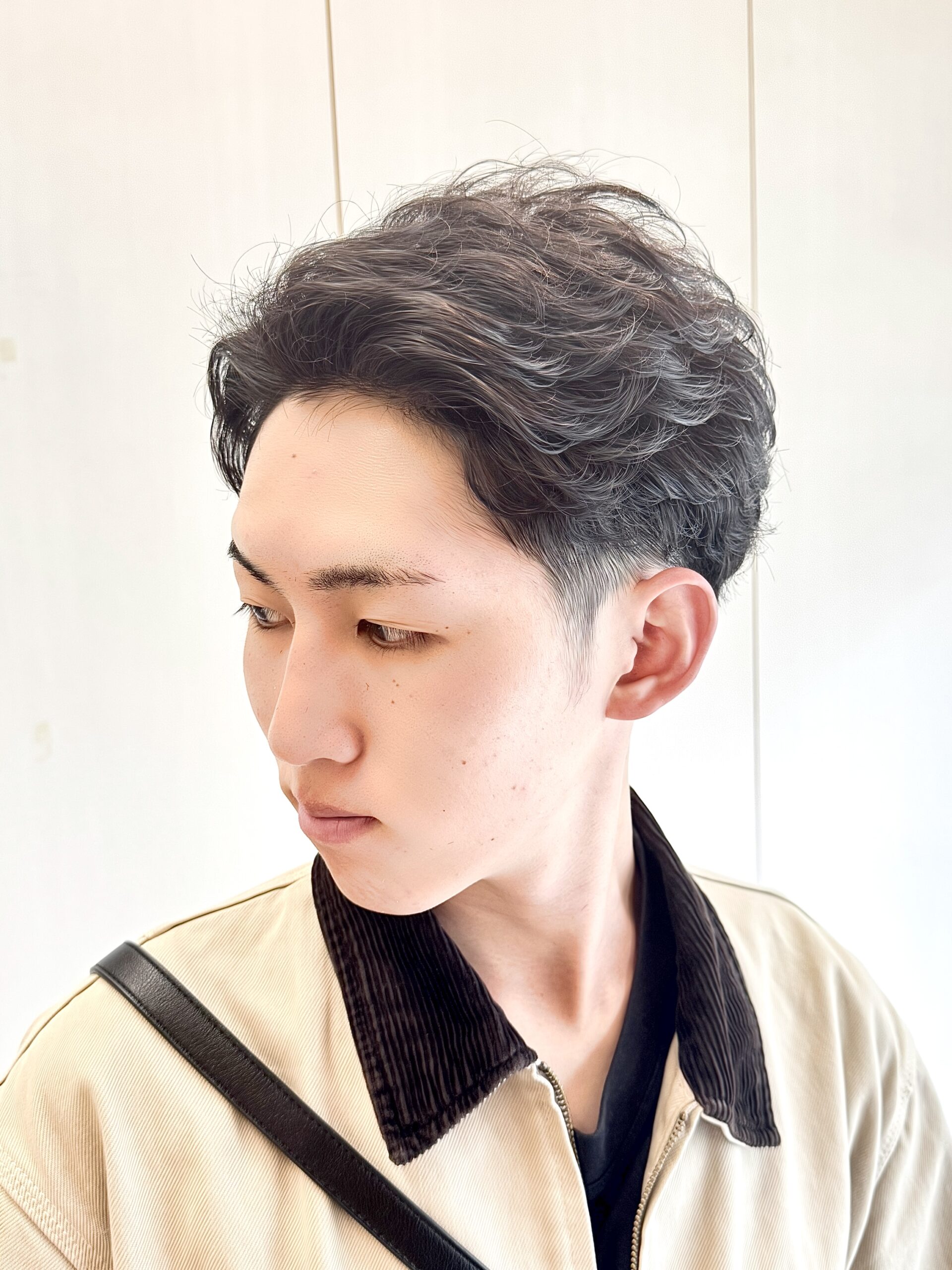 メンズビジネスパーマナチュラル緩め理容室毛流れ眉毛カット