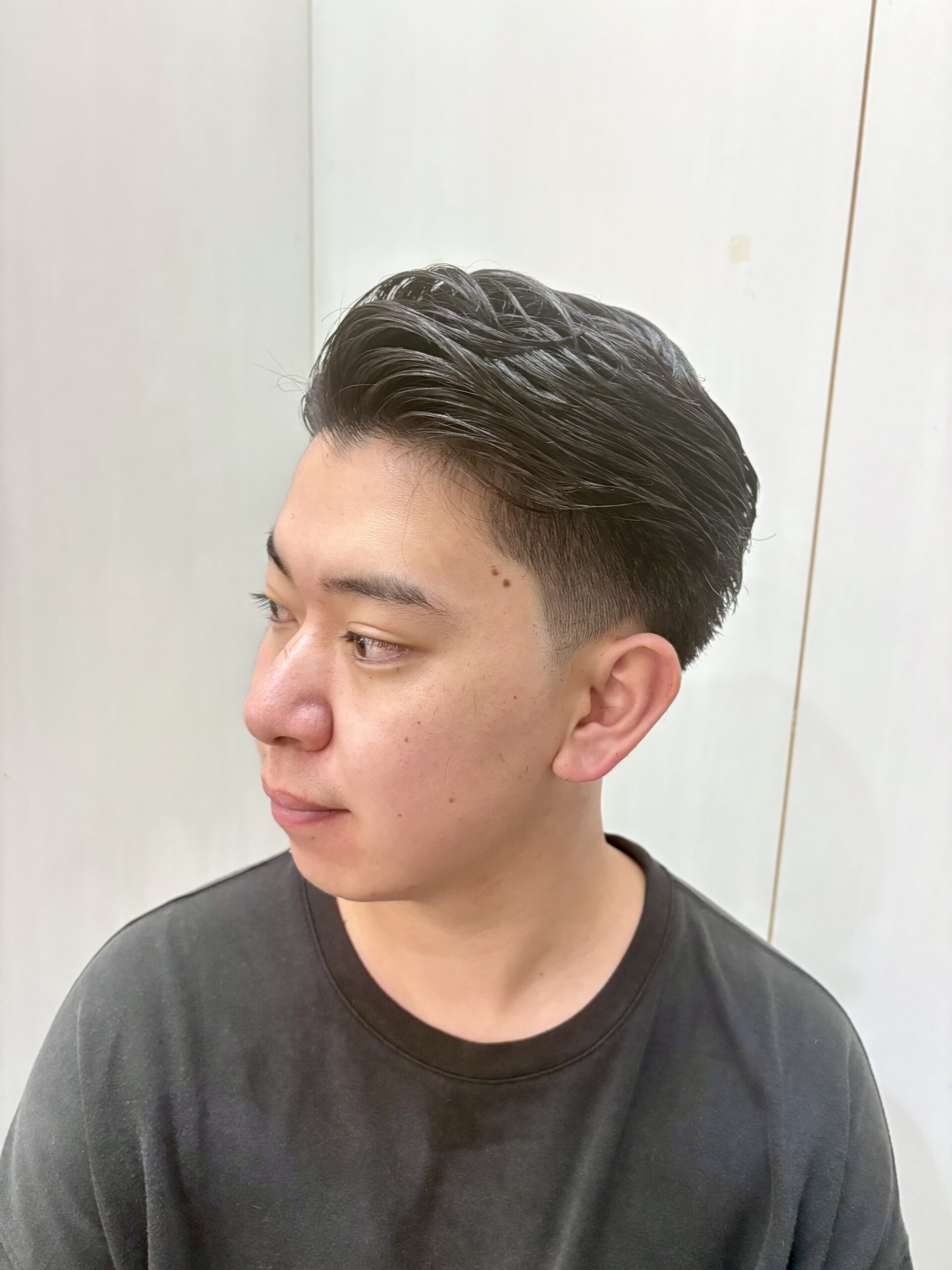 ツーブロック爽やかナチュラルビジネス理容室眉毛カット