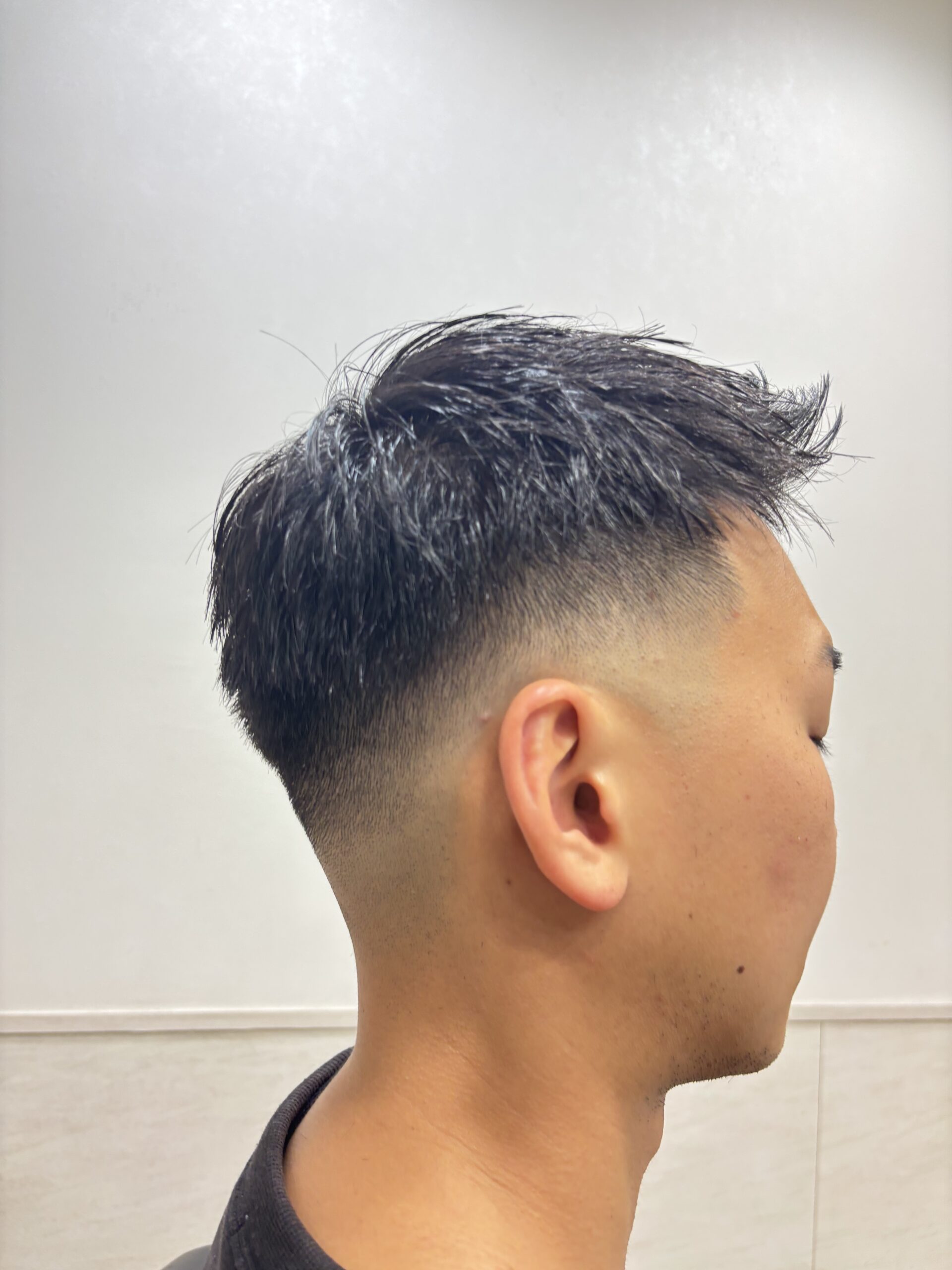 フェードカットメンズショート爽やか