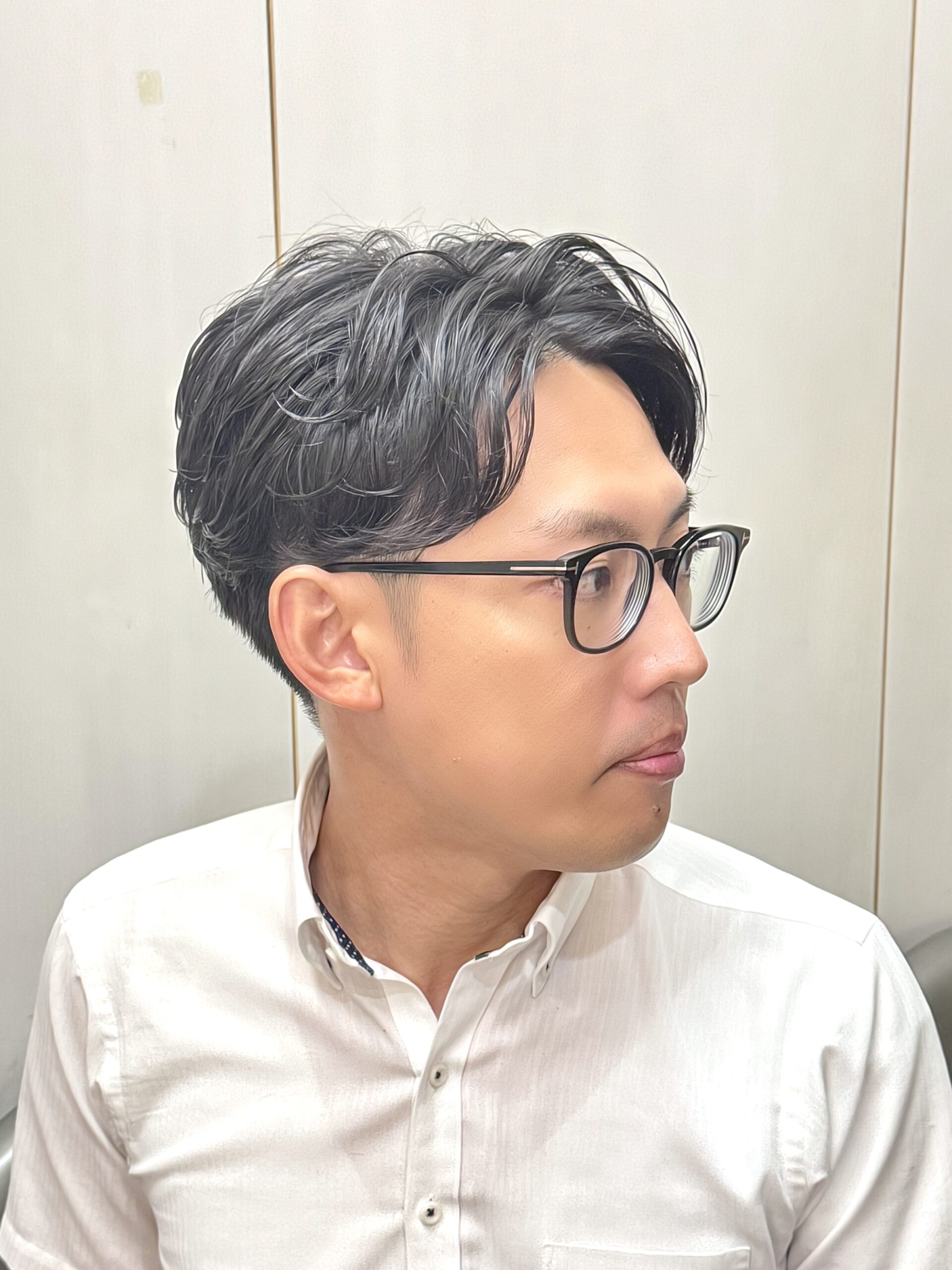 メンズビジネスショートナチュラルパーマフェザー毛流れ理容室