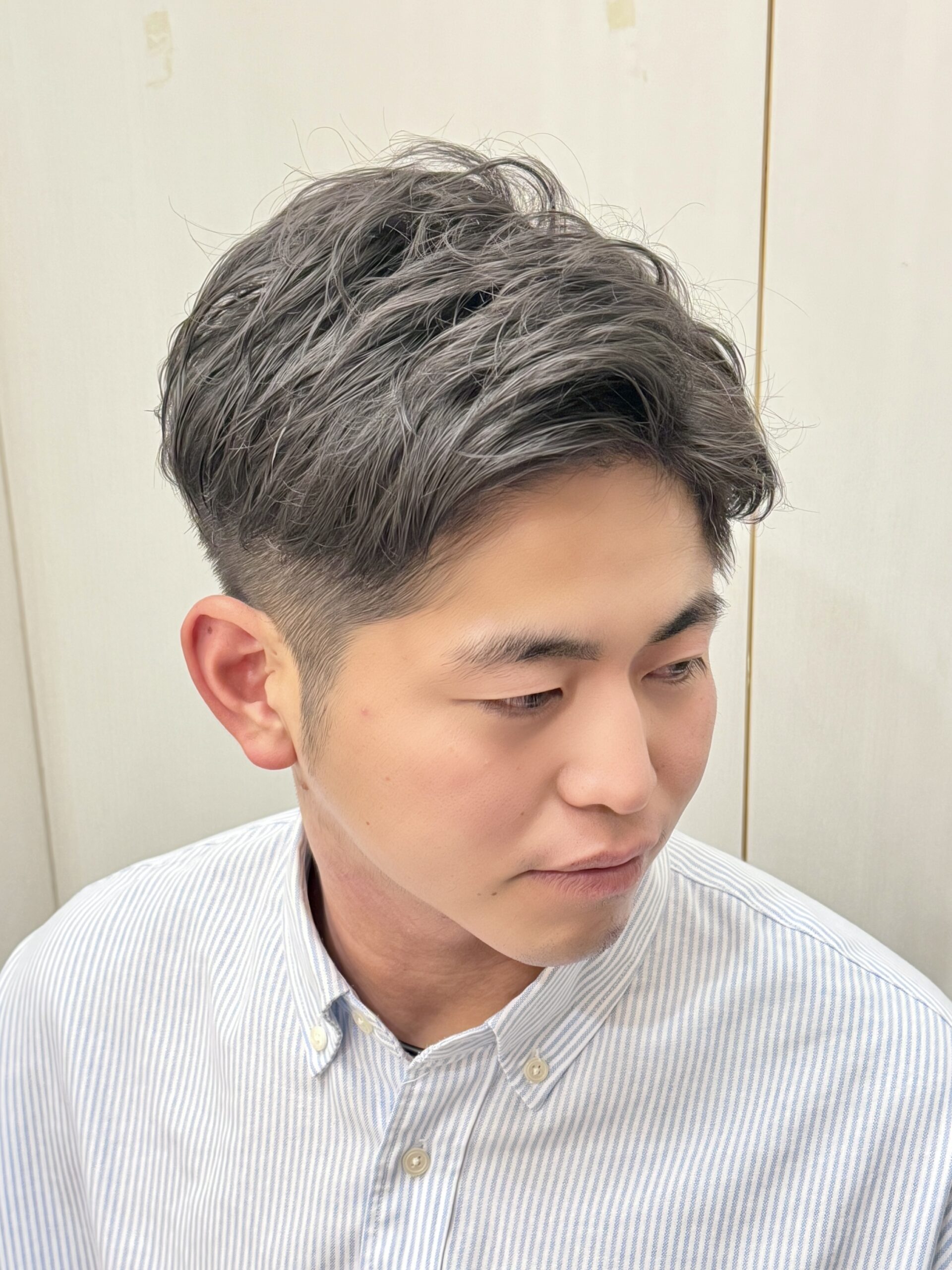 メンズビジネスツーブロックショートアイロンパーマ理容室爽やか