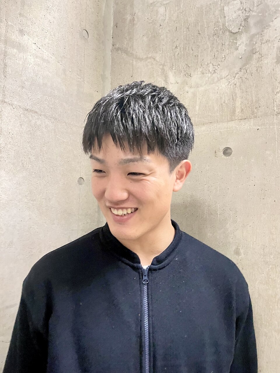 下ろし黒髪スパイキーショートコンパクトショート刈り上げ