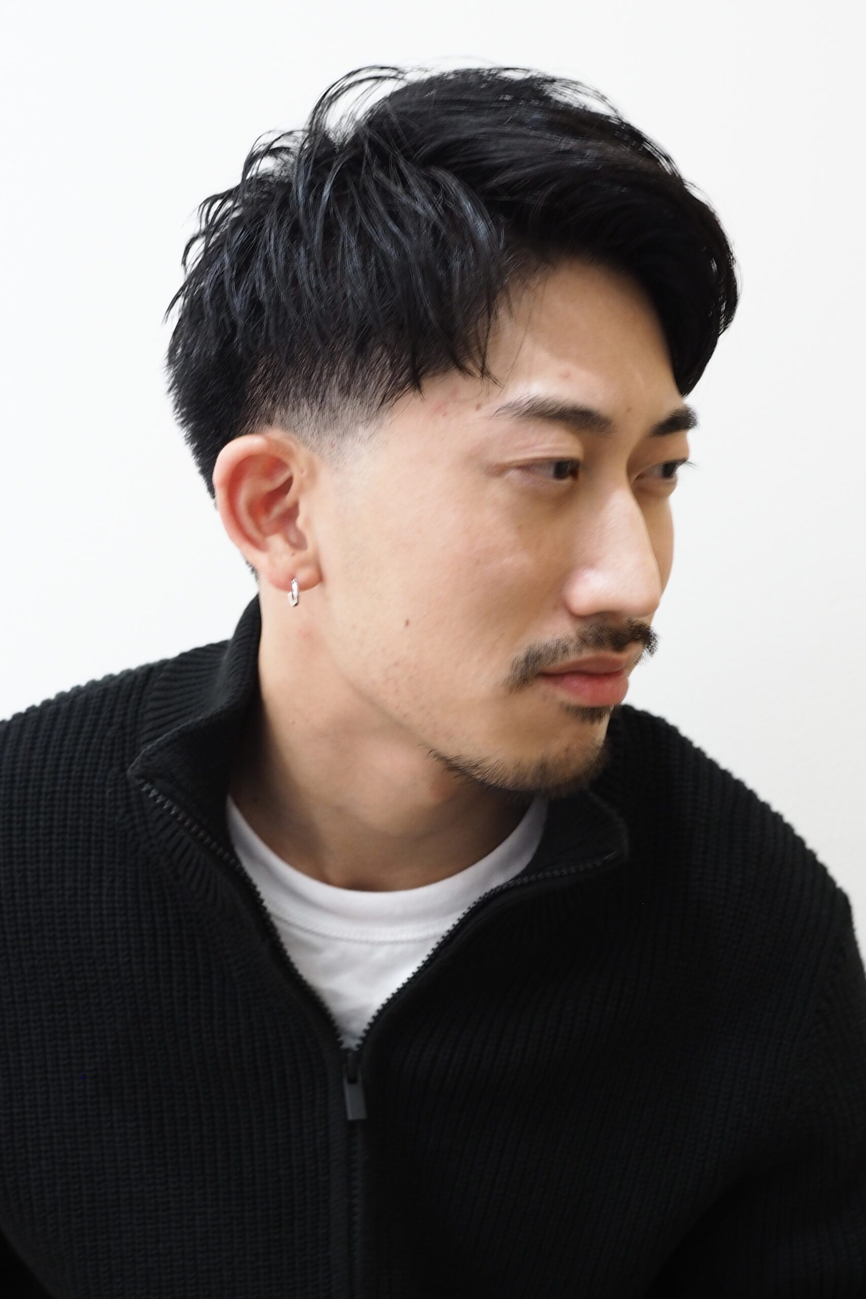 73分けビジカジ刈り上げアップバング