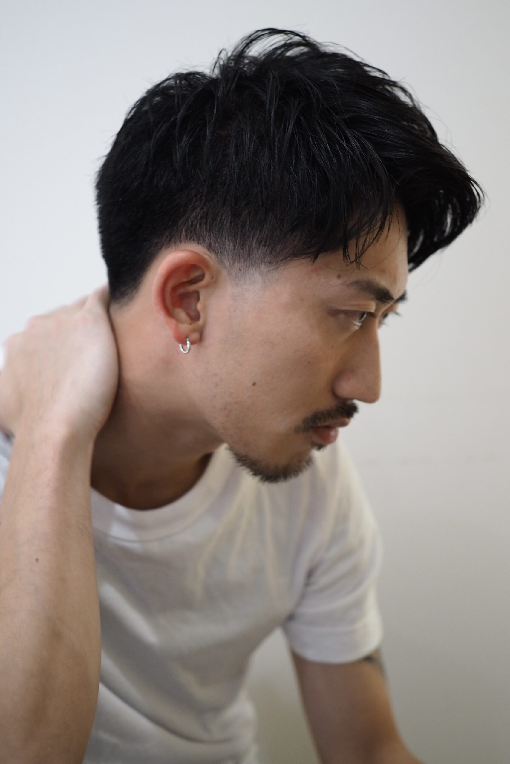 爽やか刈り上げ黒髪ビジカジアップバング