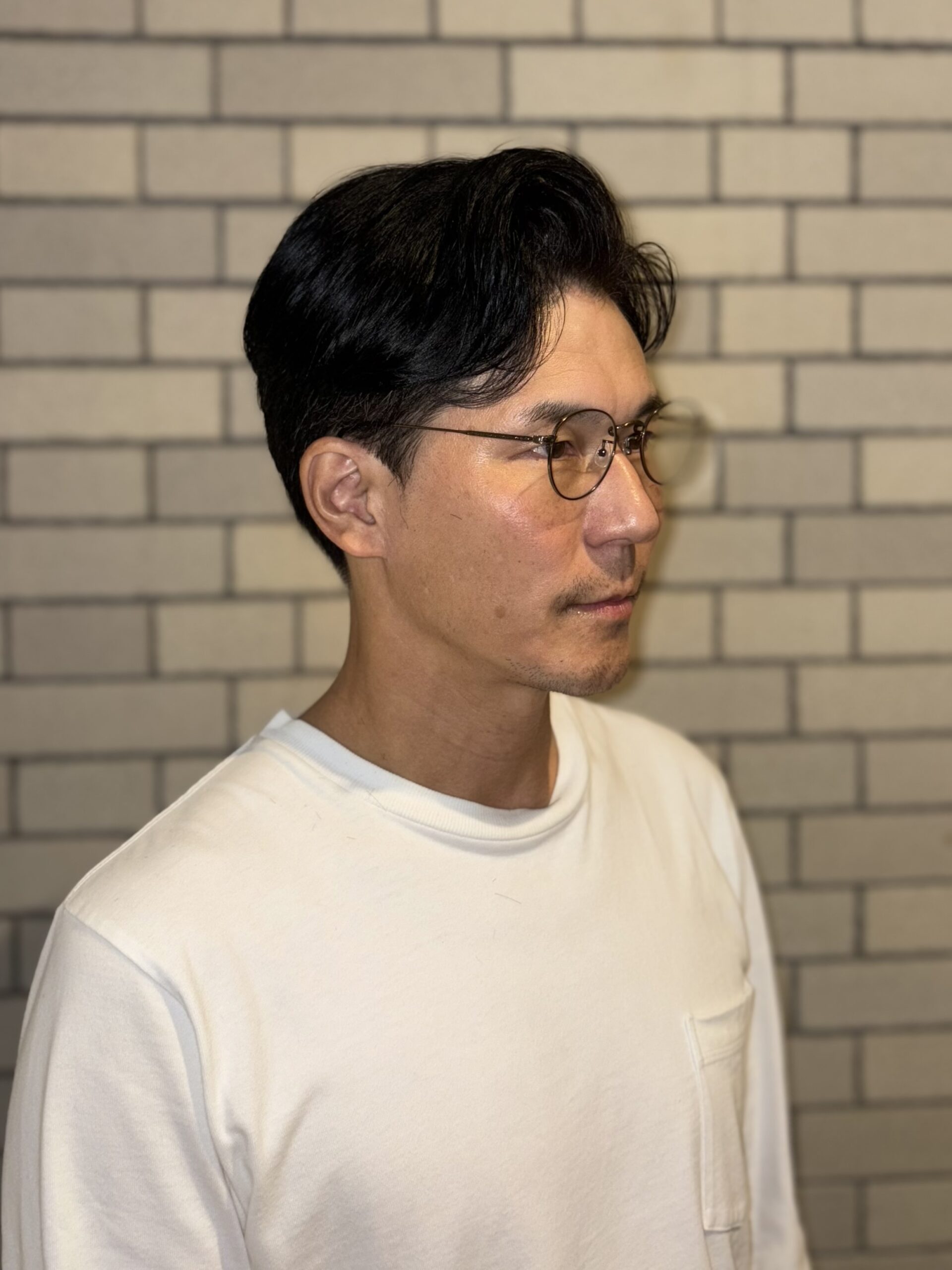 ナチュラルセンターパートアップバングスタイル