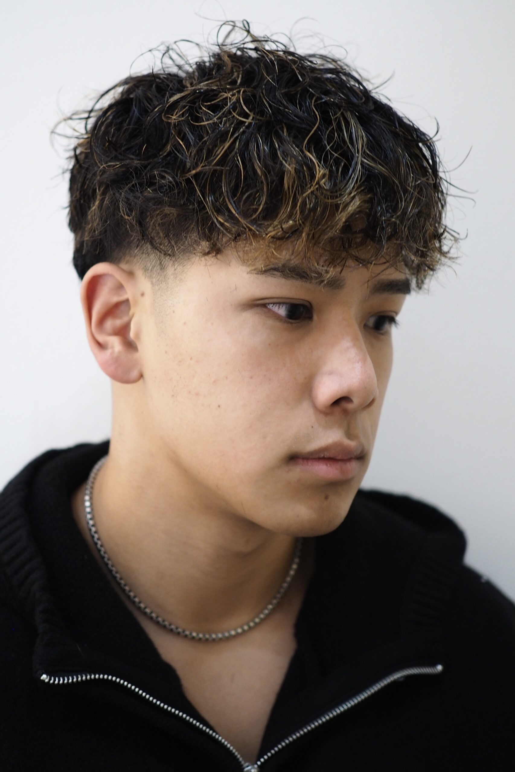 マッシュ刈り上げハイライトシャドウパーマ