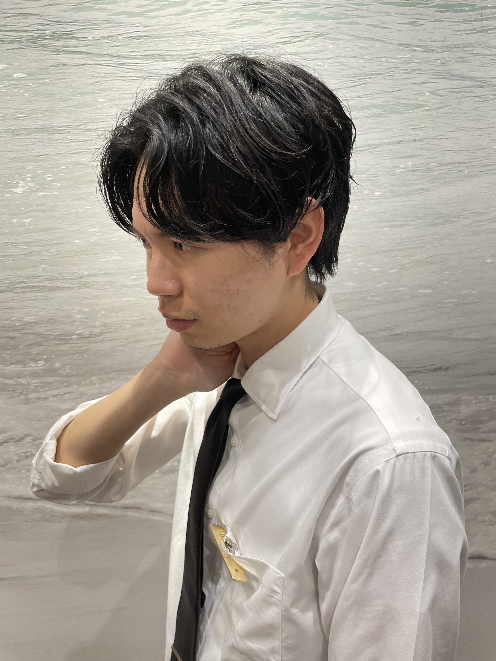 爽やか毛流れセンターパートパーマスタイル