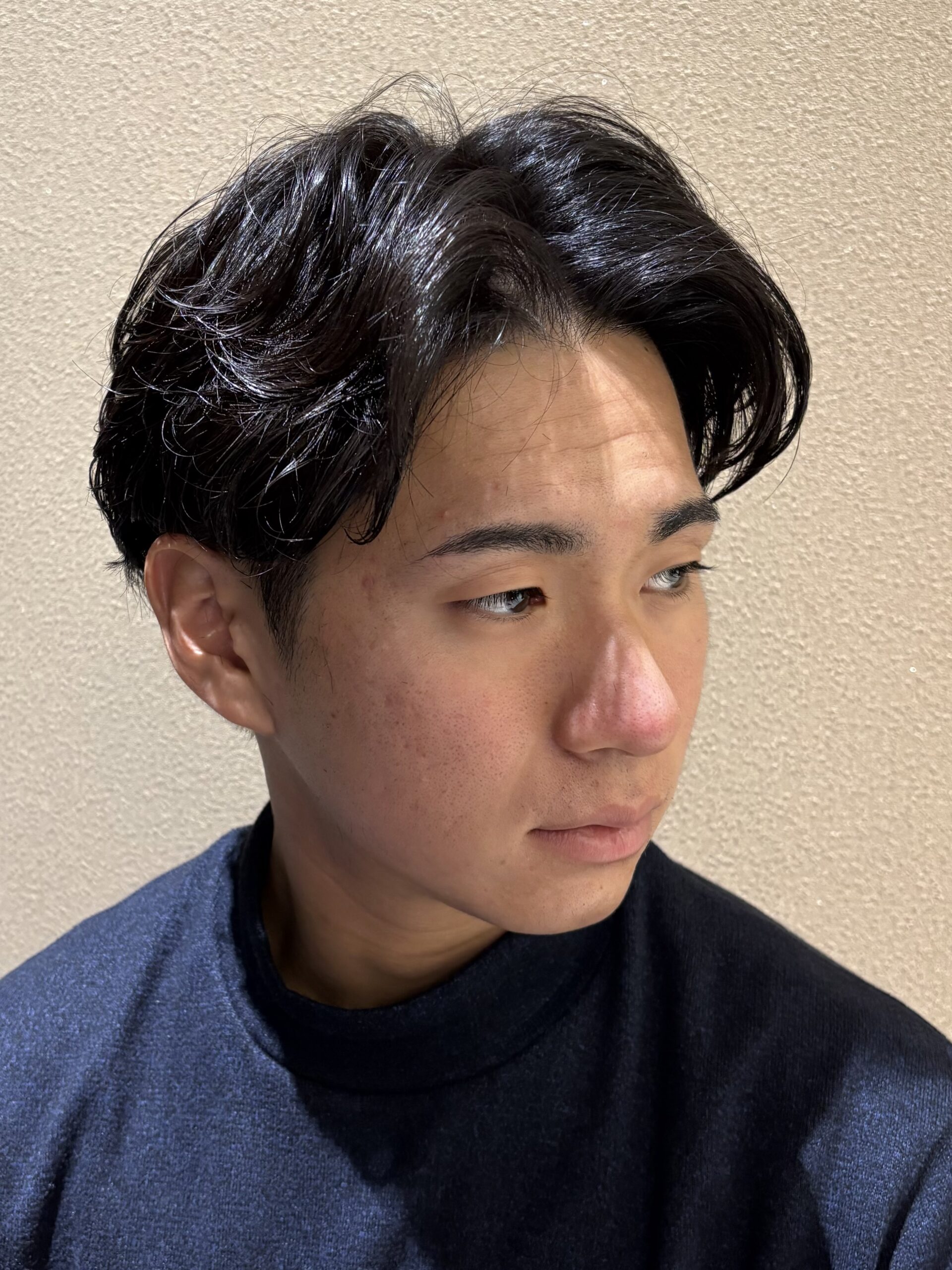 センターパート毛流れパーマ