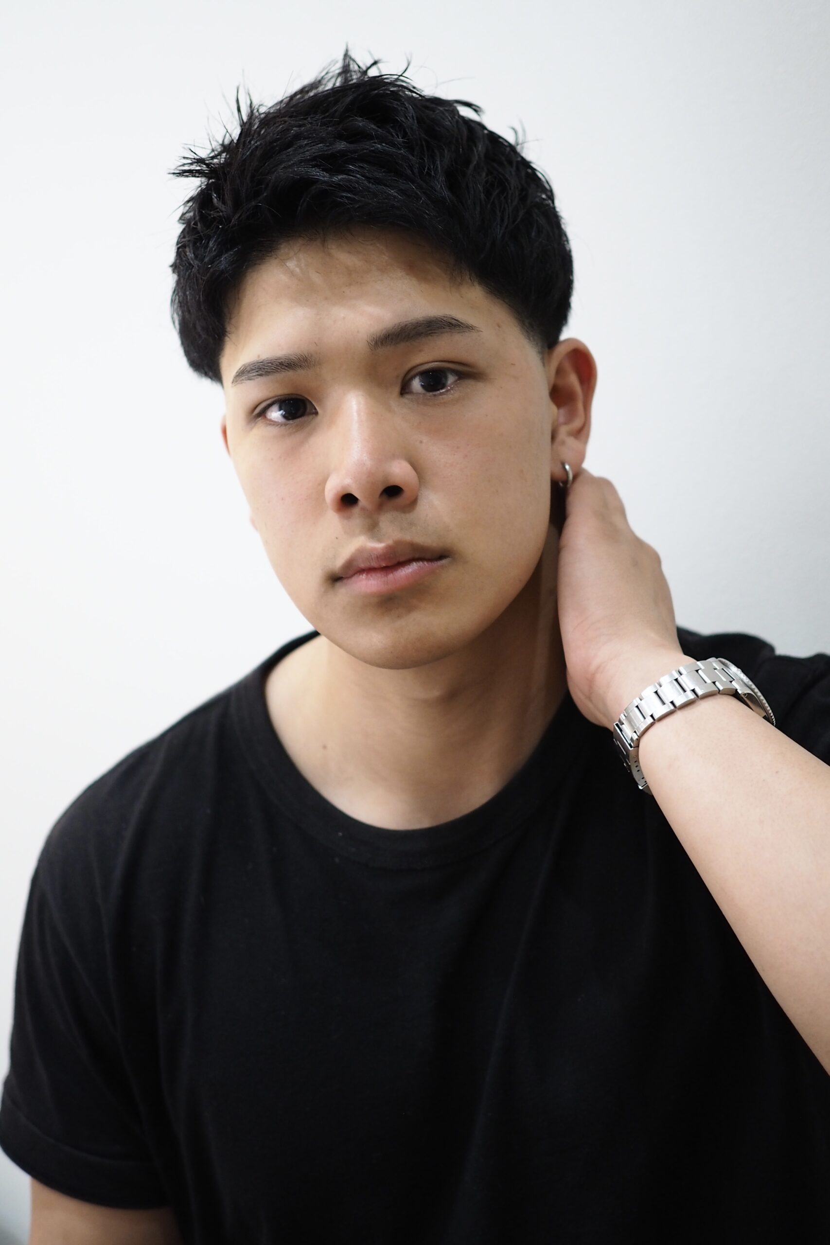 黒髪短髪爽やかアップバングビジカジ刈り上げ